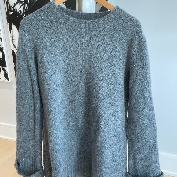 Beautiful cashmere sweater in excellent condition - Picture 1 of 3